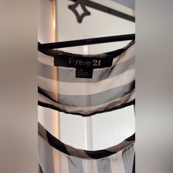 Forever 21 Black and Tan High-Low Skirt - Picture 3 of 3